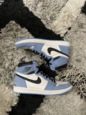Jordan 1 Retro High White University Blue Size 10